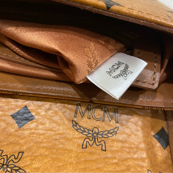 MCM LIMITED EDITION UNISEX CROSSBODY - Picture 9 of 9